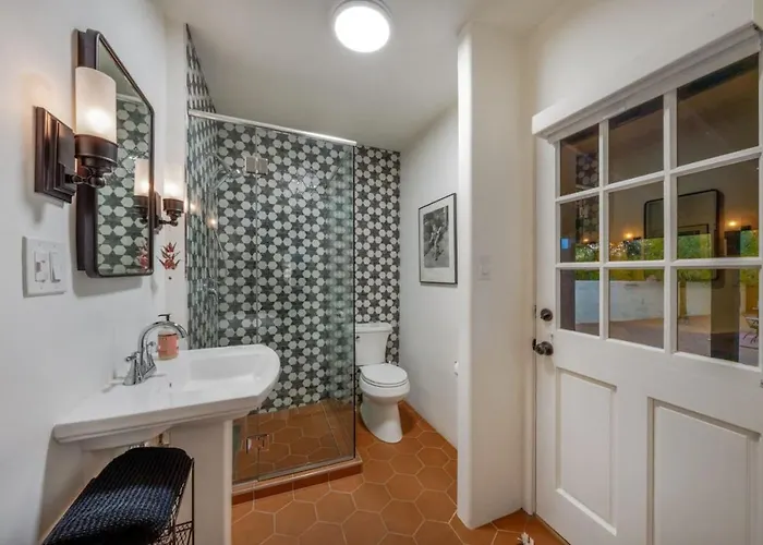Сasa de vacaciones Pool, Historic And Charming, 2br 2ba, Fenced Yard