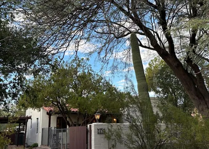 Pool, Historic And Charming, 2br 2ba, Fenced Yard Сasa de vacaciones *