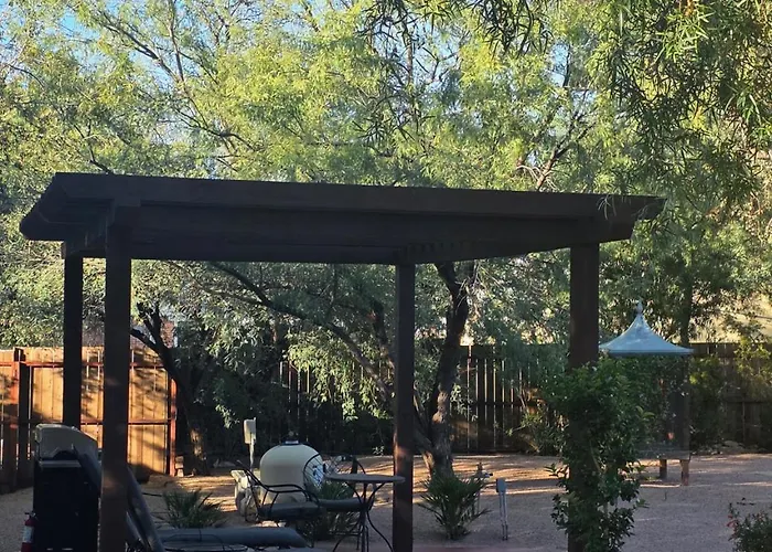 Сasa de vacaciones Pool, Historic And Charming, 2br 2ba, Fenced Yard