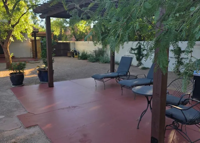 Pool, Historic And Charming, 2br 2ba, Fenced Yard Сasa de vacaciones